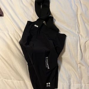 universal colours bib